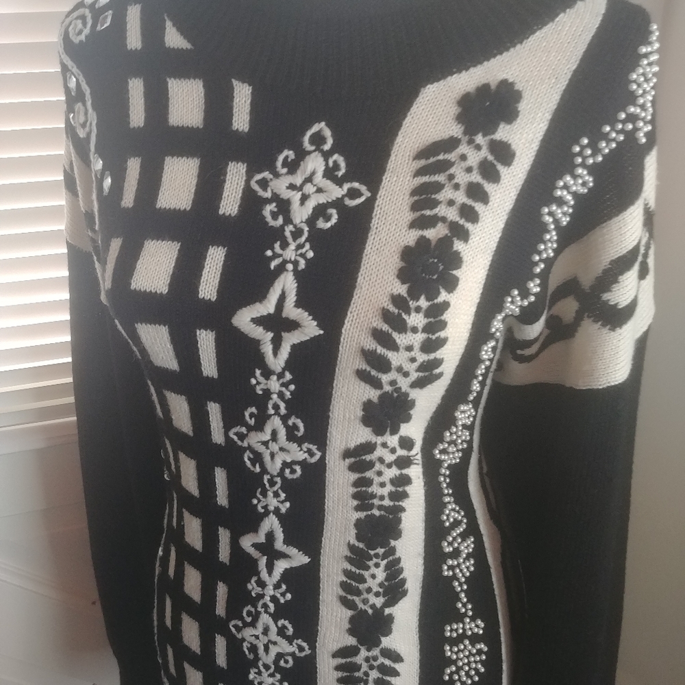Vintage 80's Black and white sweater